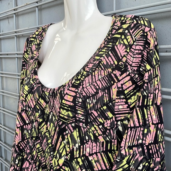 LulaRoe Floral & Geometric Print Perfect T Tunic Top-#10163 - Picture 3 of 11